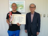 向井理事長と記念撮影